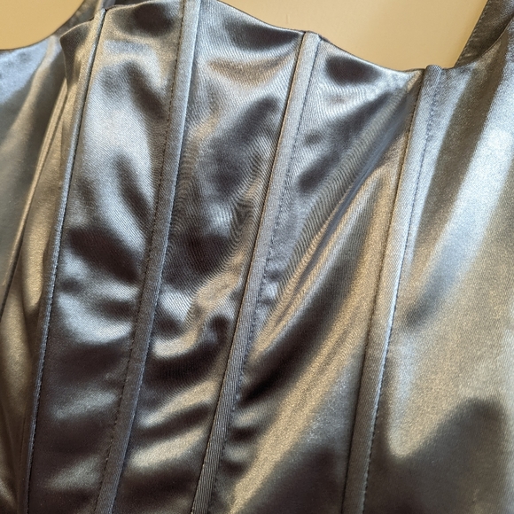 Corset top. - Picture 5 of 5